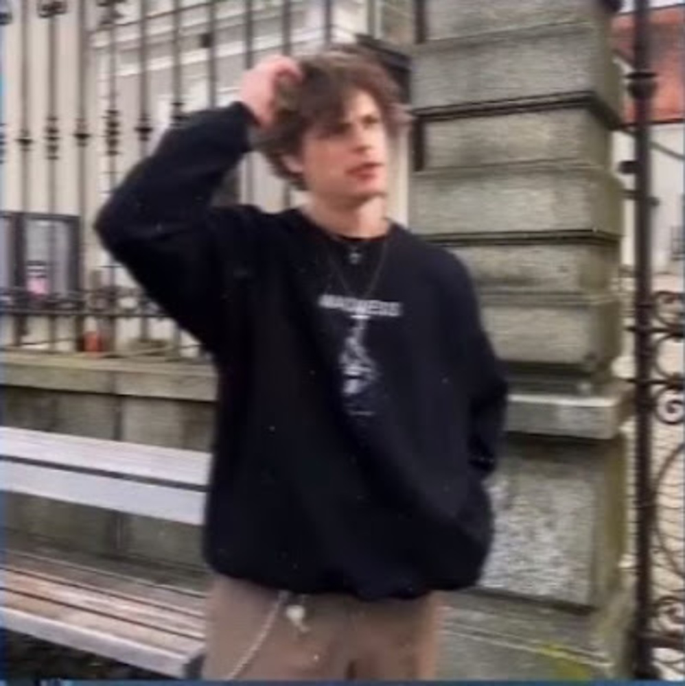 Meet your Posher, Hostile